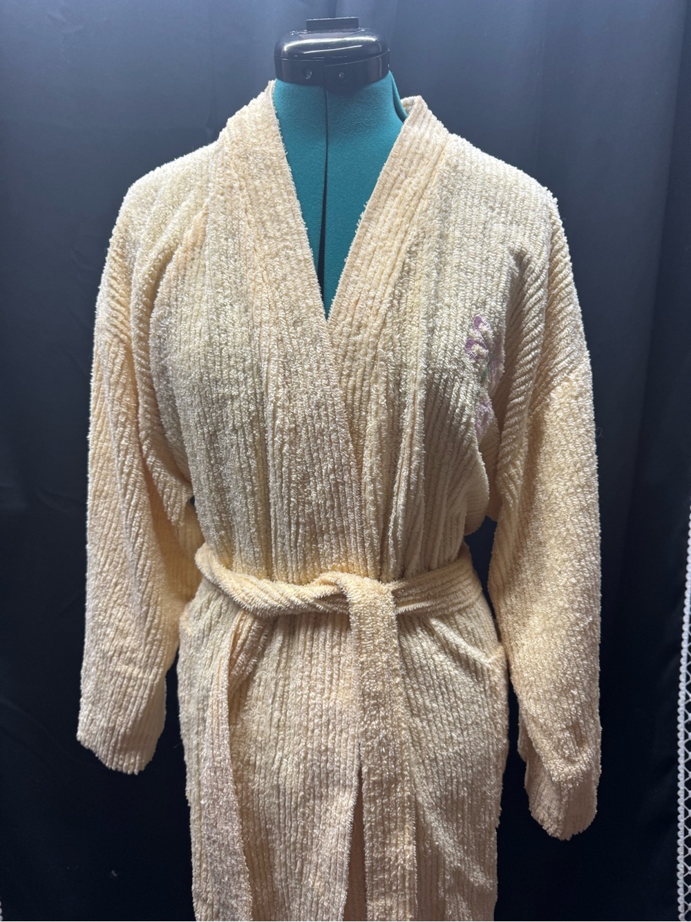Vintage Simple Yellow Plush Robe with Belt and Subtle Embroidery